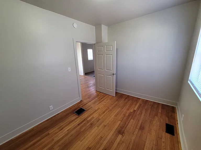 824 Lyon St NE — Photo 9