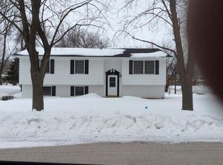 215 13th Ave, Grinnell, IA 50112