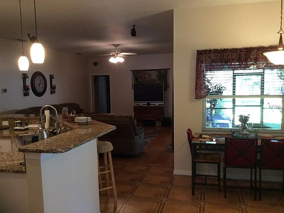 4th image of 905 Hollyshore Dr