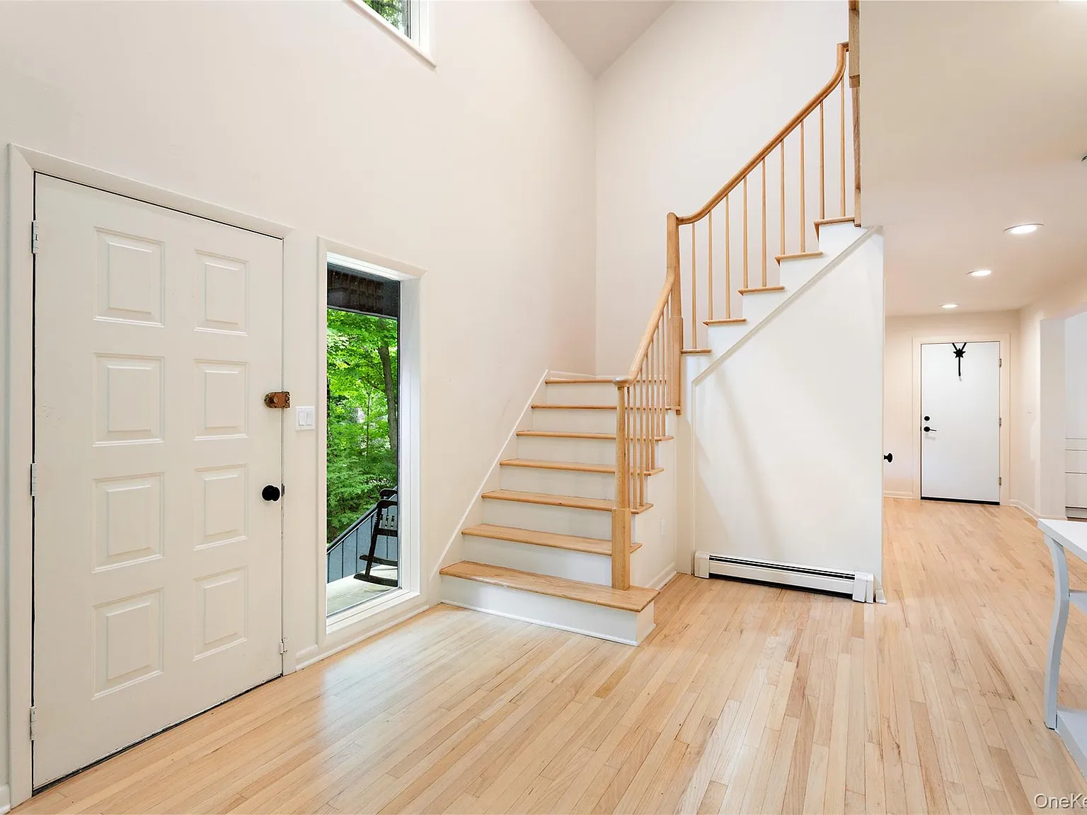 3 bed, 2.5 bath, 2676 sqft, $9,000 — Photo 2