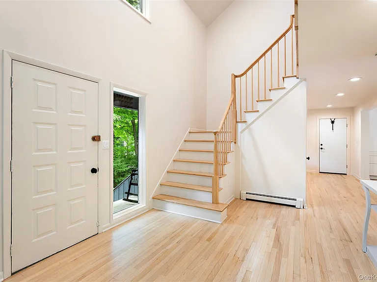 25 Cross Pond Rd — Photo 2