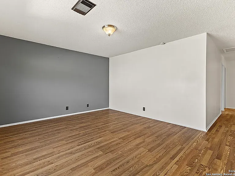 9806 Kelton Dr — Photo 18