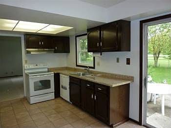 3rd image of 787 Aspen Dr