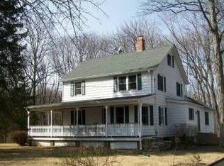 16 Bellows Ln, Towaco, NJ 07082