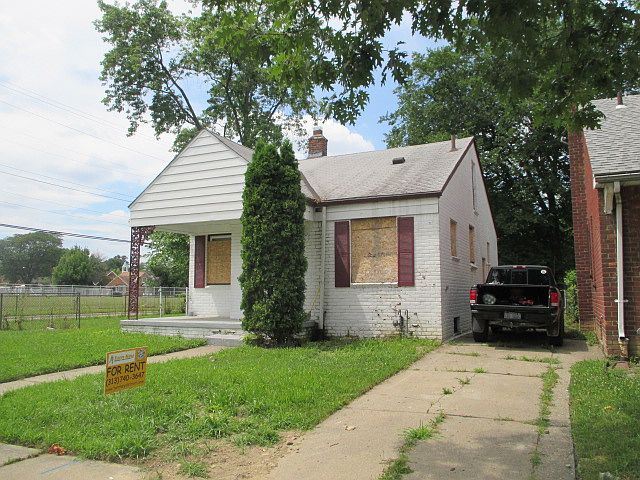 1st image of 16509 Murray Hill St