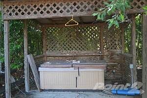 10 oakwood hot tub