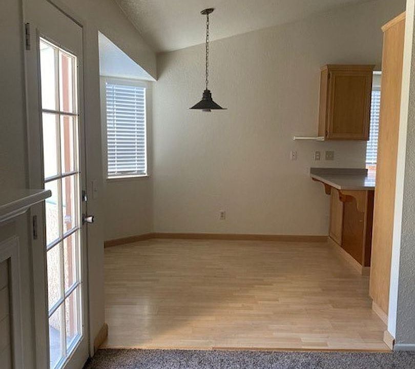 1st image of 2975 Cypress St