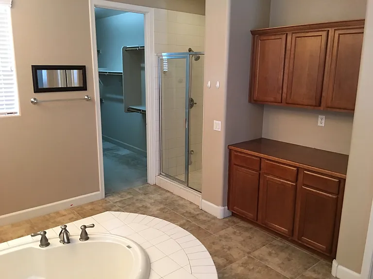 300 W Wisteria Pl — Photo 24