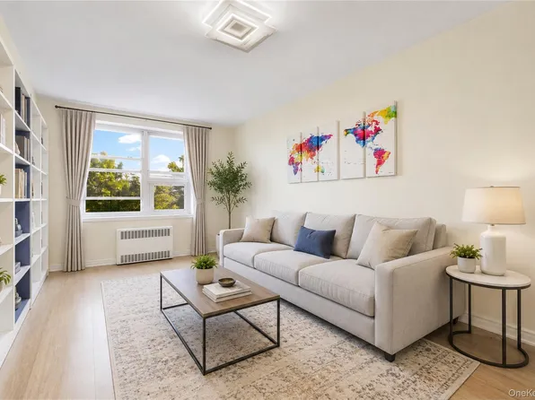 28-02 Parsons Boulevard #4E, Flushing, NY 11354