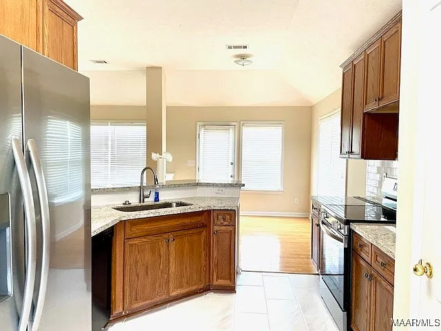 3 bed, 2.0 bath, 1553 sqft, $2,000 — Photo 3