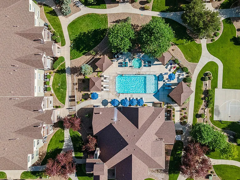 Pool and Clubhouse 3