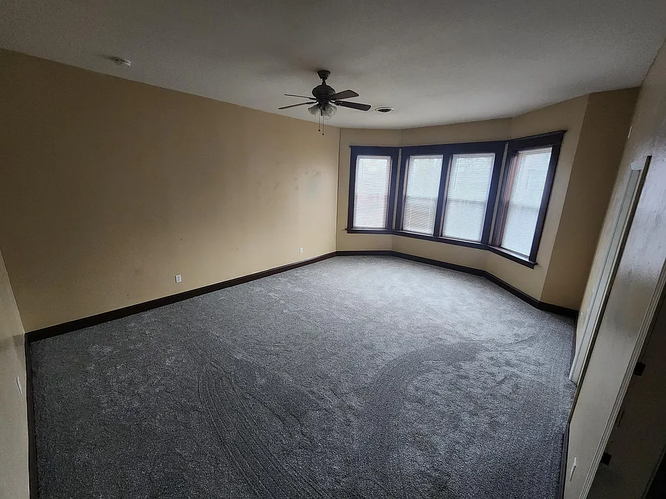 11 S Long St #3