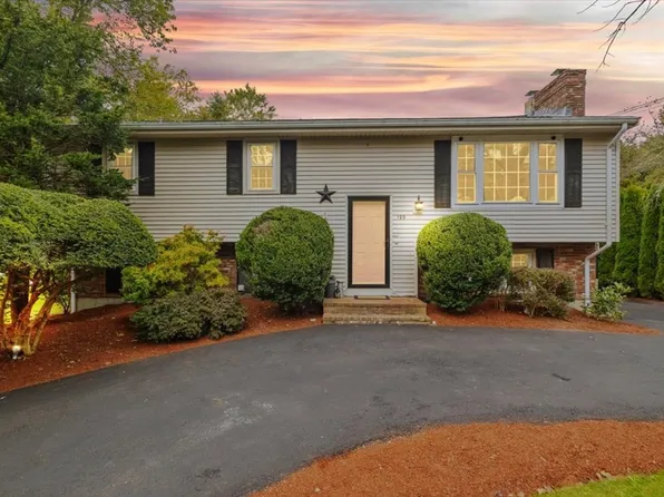 199 Hodges St, Taunton, MA 02780
