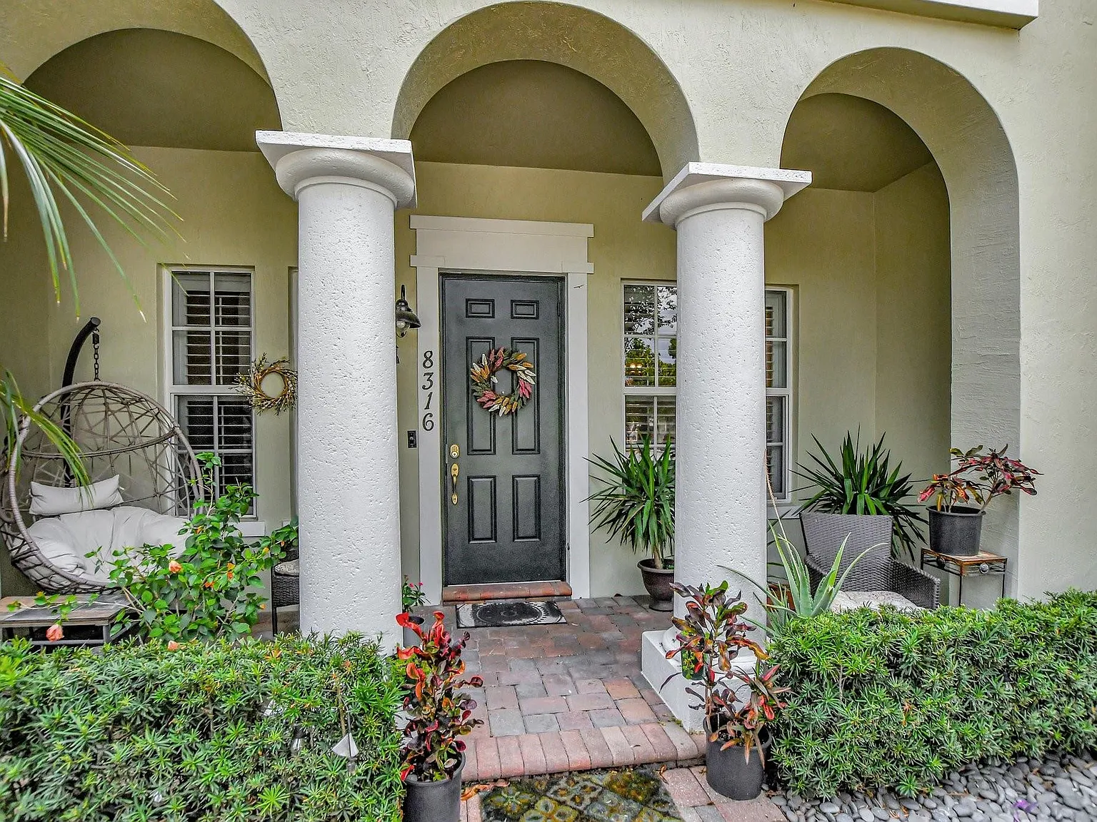 2 bed, 2.5 bath, 1658 sqft, $3,800 — Photo 2