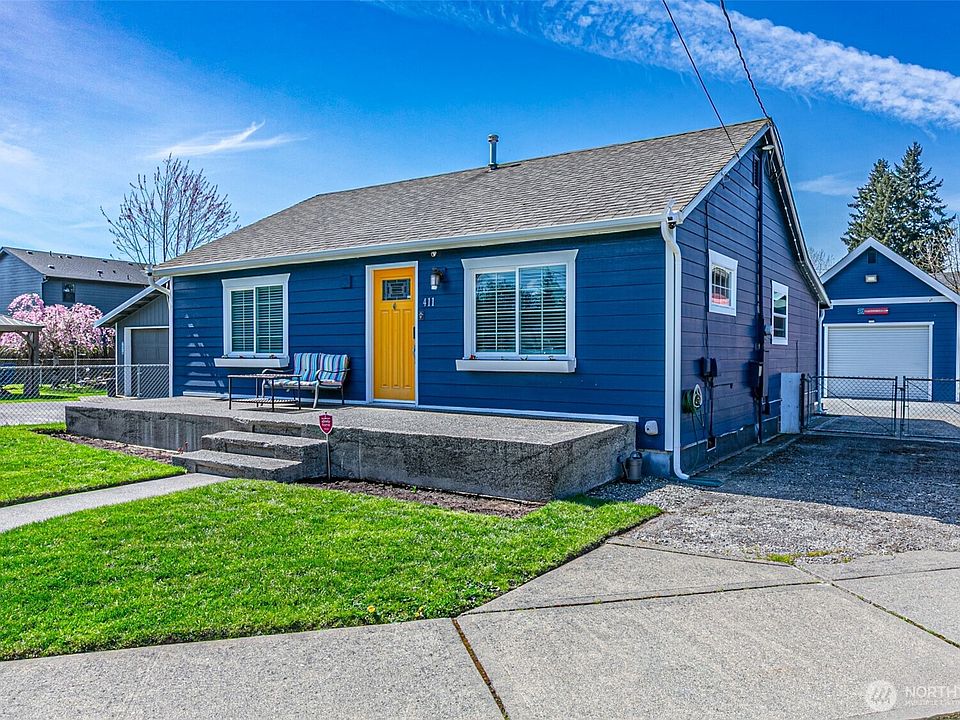 1st image of 411 Corrin Avenue SE