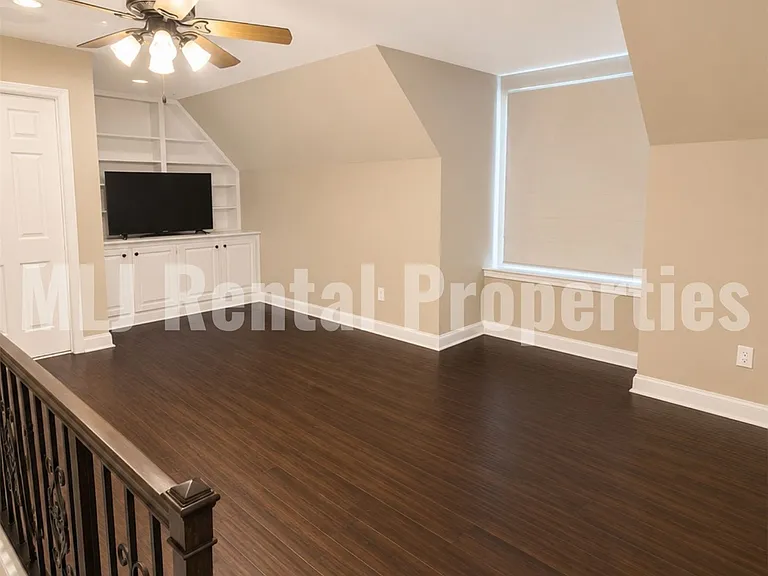 5881 S Irvington Ave — Photo 39