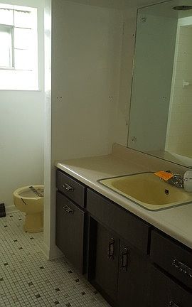 4th image of 14300 S Palmer Ave