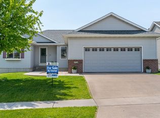374 Raleigh Ln, Marion, IA 52302