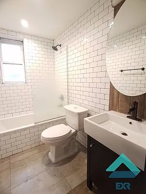 Rented by EXR | media 77