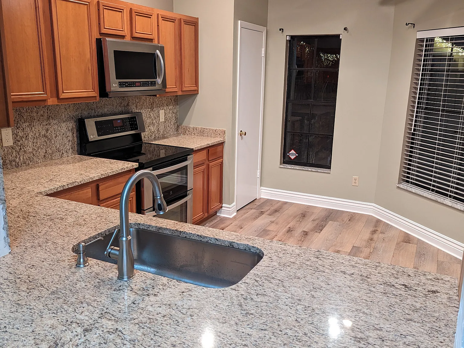 3 bed, 1550 sqft, $2,700 — Photo 4