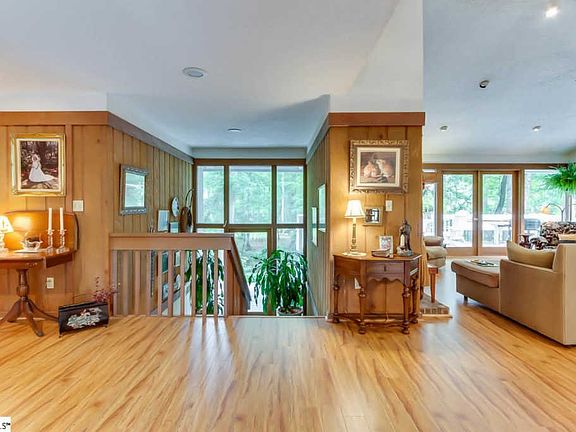 4th image of 1 Pebble Creek Dr