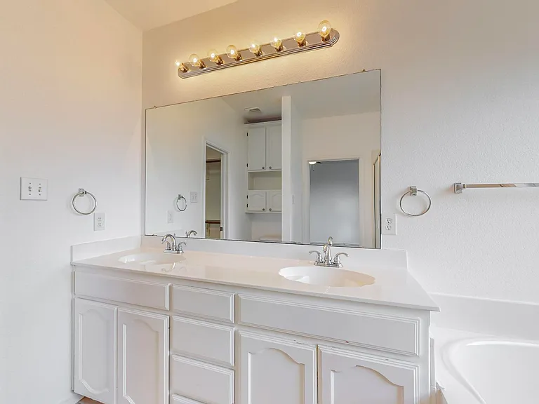 8008 Joshua Tree Ct — Photo 13