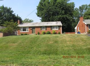 812 Perryman Rd, Woodlawn Park, KY 40207