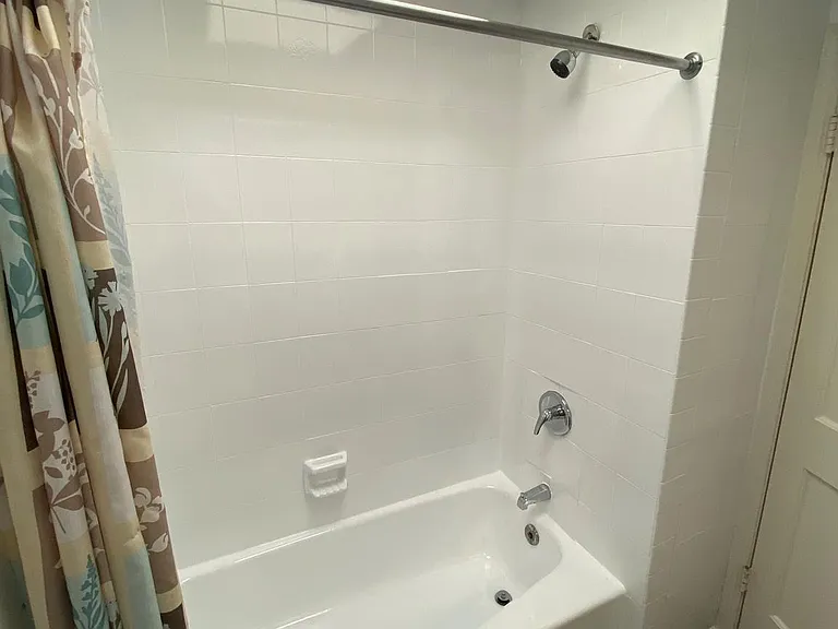 338 Gusryan St — Photo 14