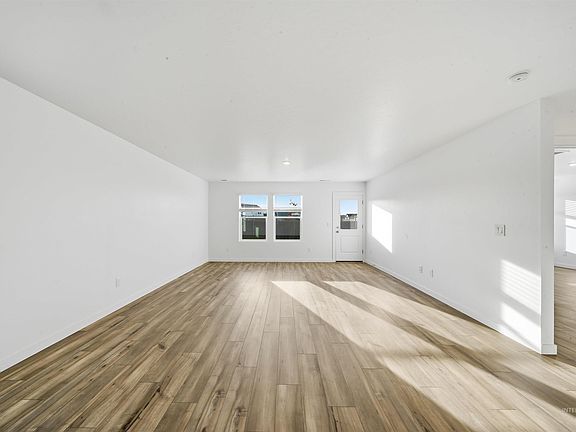 3rd image of 18423 N Sparkleberry Ave