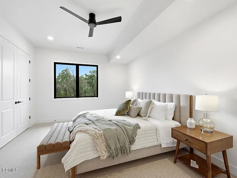 1285 E Lasso Trl — Photo 56