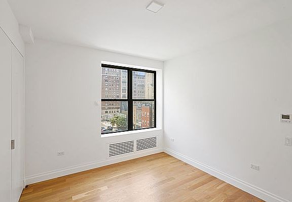 4th image of 1104 Lexington Ave #4C1