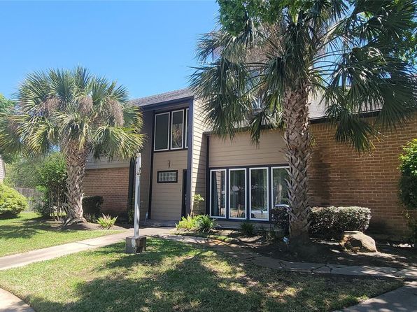 11302 Meadow Lake Dr