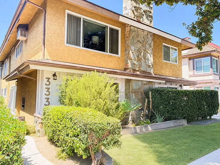333 N Monterey St — Photo 3