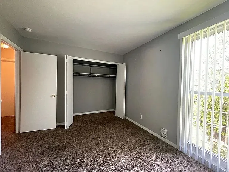 300-315 Moundale Ct — Photo 12