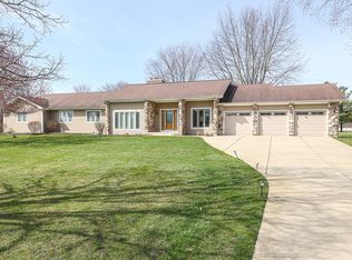 6N014 Chambellan Ln, Wayne, IL 60184