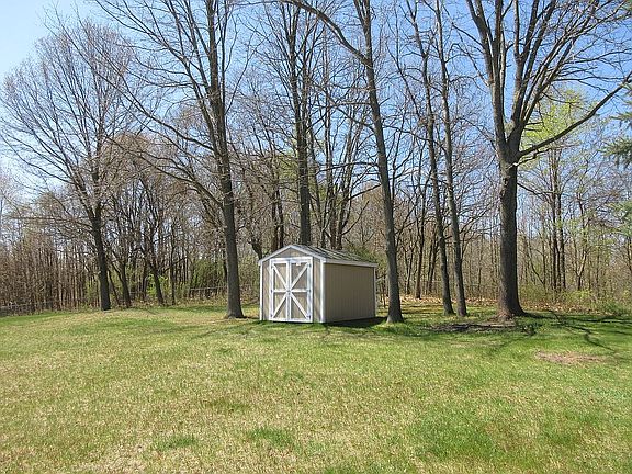 4th image of 7709 Rolling Meadows Dr