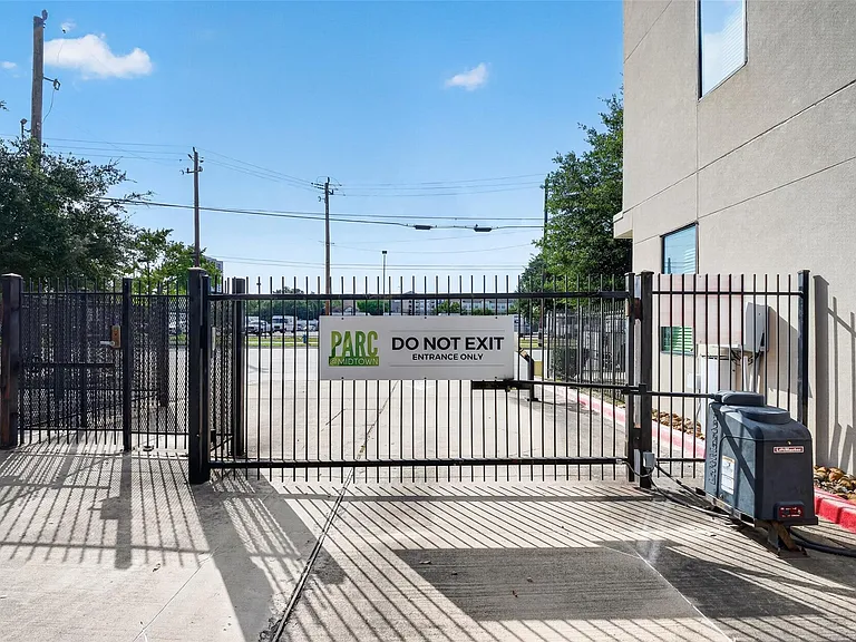 2401 Crawford St #B209 — Photo 40