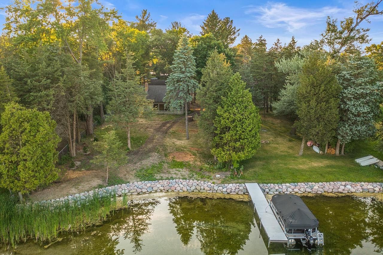 W379S4732 West Pretty Lake ROAD, Dousman, WI 53118 Zillow