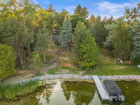 W379S4732 West Pretty Lake ROAD, Dousman, WI 53118