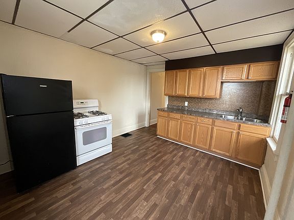 2nd image of 1547 W King St APT 2