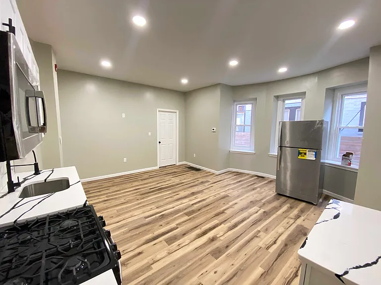 1426 W Rockland St #1 — Photo 11