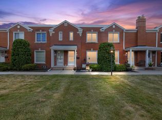 699 Saint Clair St, Grosse Pointe, MI 48230