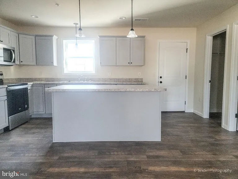 10 Skip Ln — Photo 6