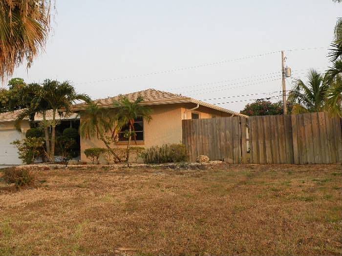 1st image of 796 Mallard Dr