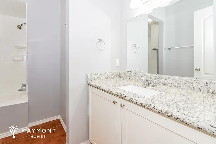 7126 Kings Dr — Photo 10