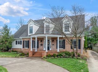 528 Chinoe Rd, Lexington, KY 40502