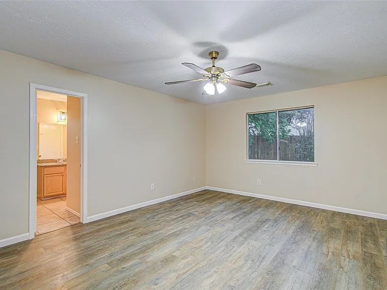 16835 Carbridge Dr — Photo 26