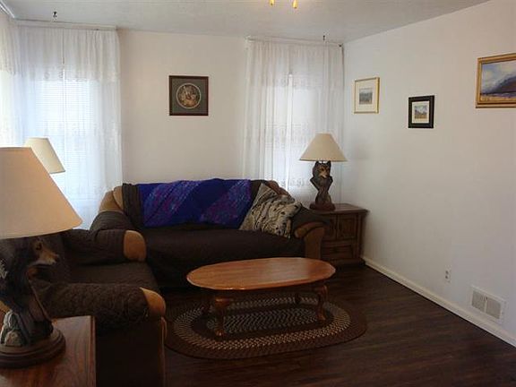 3rd image of 179 Macarthur Ave