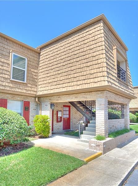 1st image of 200 Saint Andrews Blvd APT 1904