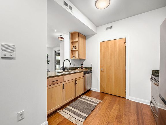 4th image of 196 S Grant Ave APT 404